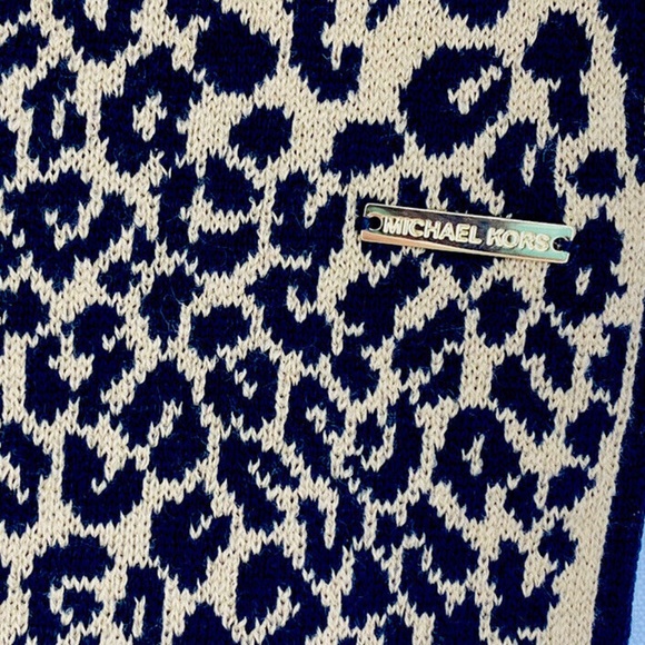 Michael Kors Leopard Print Knit Infinity Scarf in Dark Camel Black - Picture 6 of 6